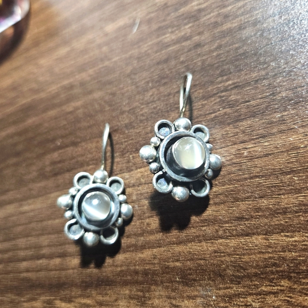 Suarti Grey Moonstone- Sterling Silver